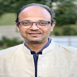 (Prof) Dr. Agam